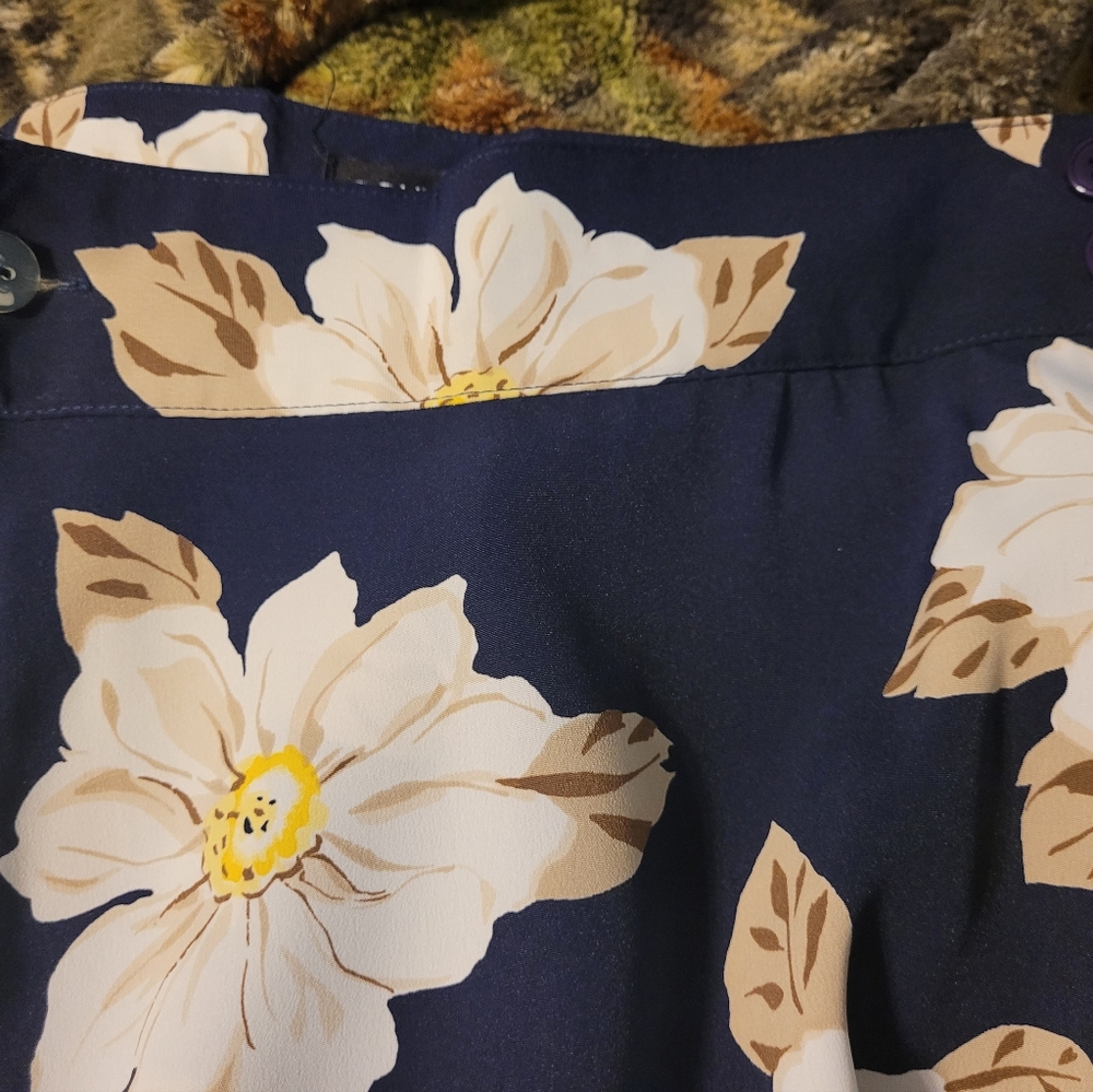 Wrap skirt with pockets - Picture 4 of 6